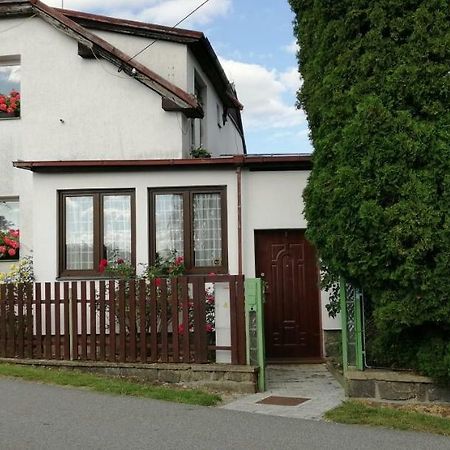 Dvougenerační dům se zahradou Apartamento Vimperk Exterior foto