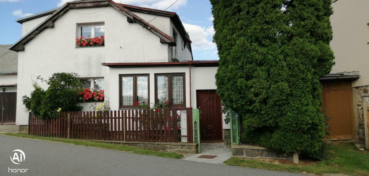 Dvougenerační dům se zahradou Apartamento Vimperk Exterior foto